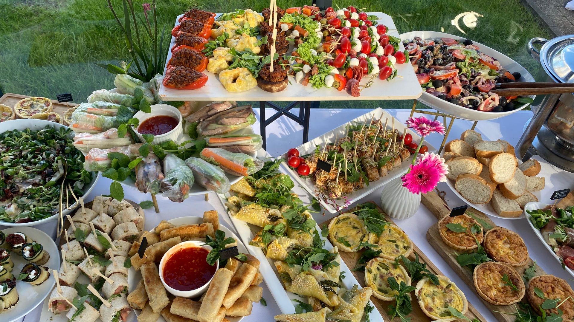 Delicious food main(small)