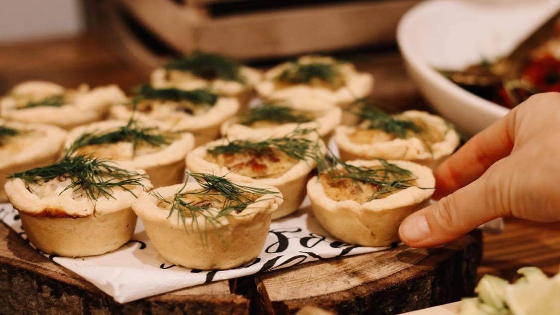 Delicious food small(small)